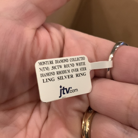 NWT. 0.5 tcw diamond ring. Purchased from JTV. - Picture 2 of 3
